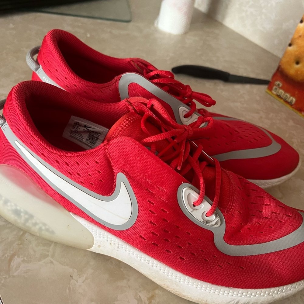 Men’s Nike Joyride Running shoes size 12 1/2